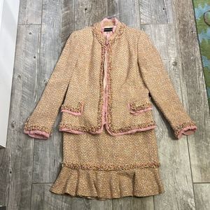 Dana Buchman flare skirt Size: 8